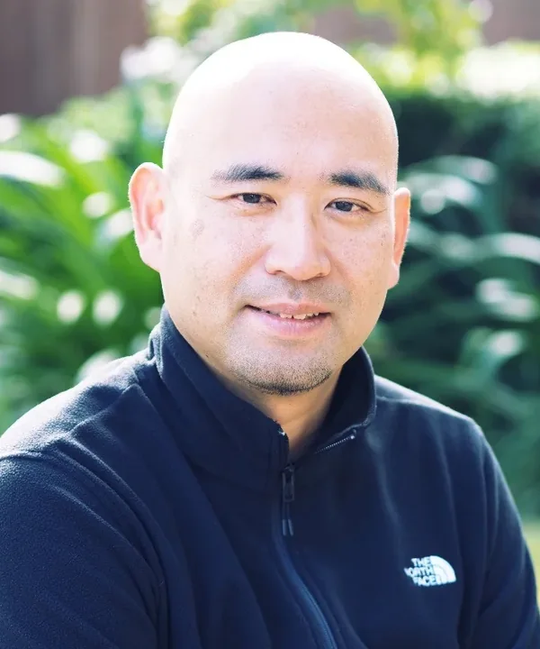 東ヶ崎 健司